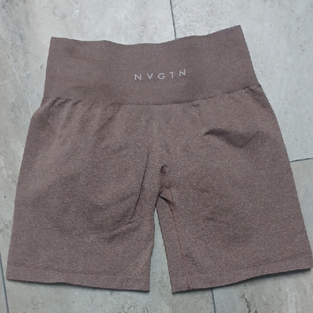< NVGTN High-Waisted Brown Women's Shorts